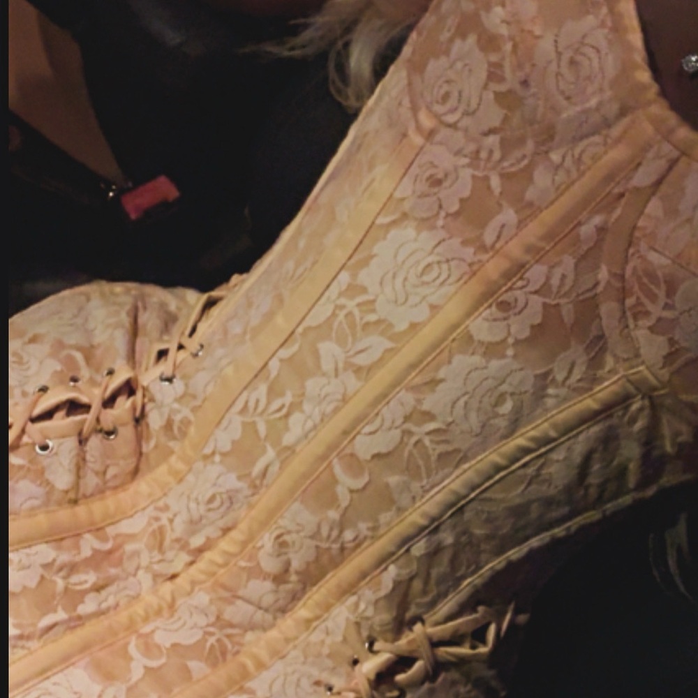 Elegant Lace Corset in Cream and Tan